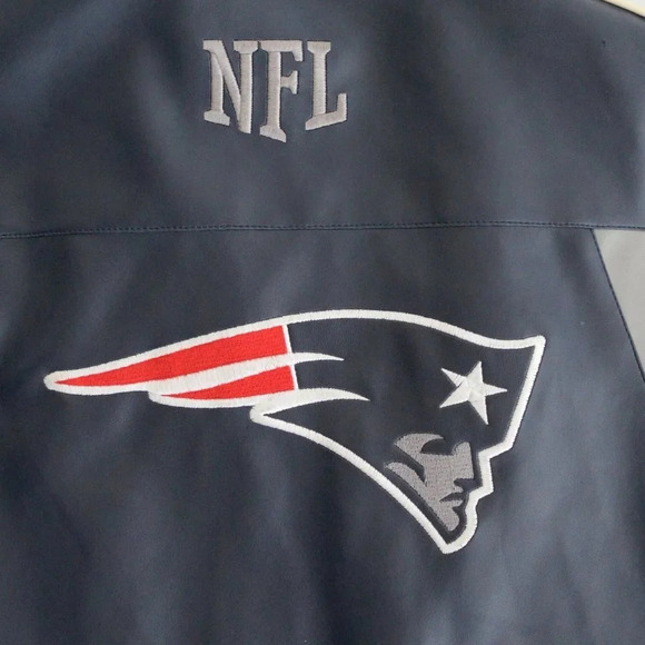 VTG 90'S NFL Team Apparel New England Patriots Blue And Gray Faux Leather Jacket - Picture 4 of 14